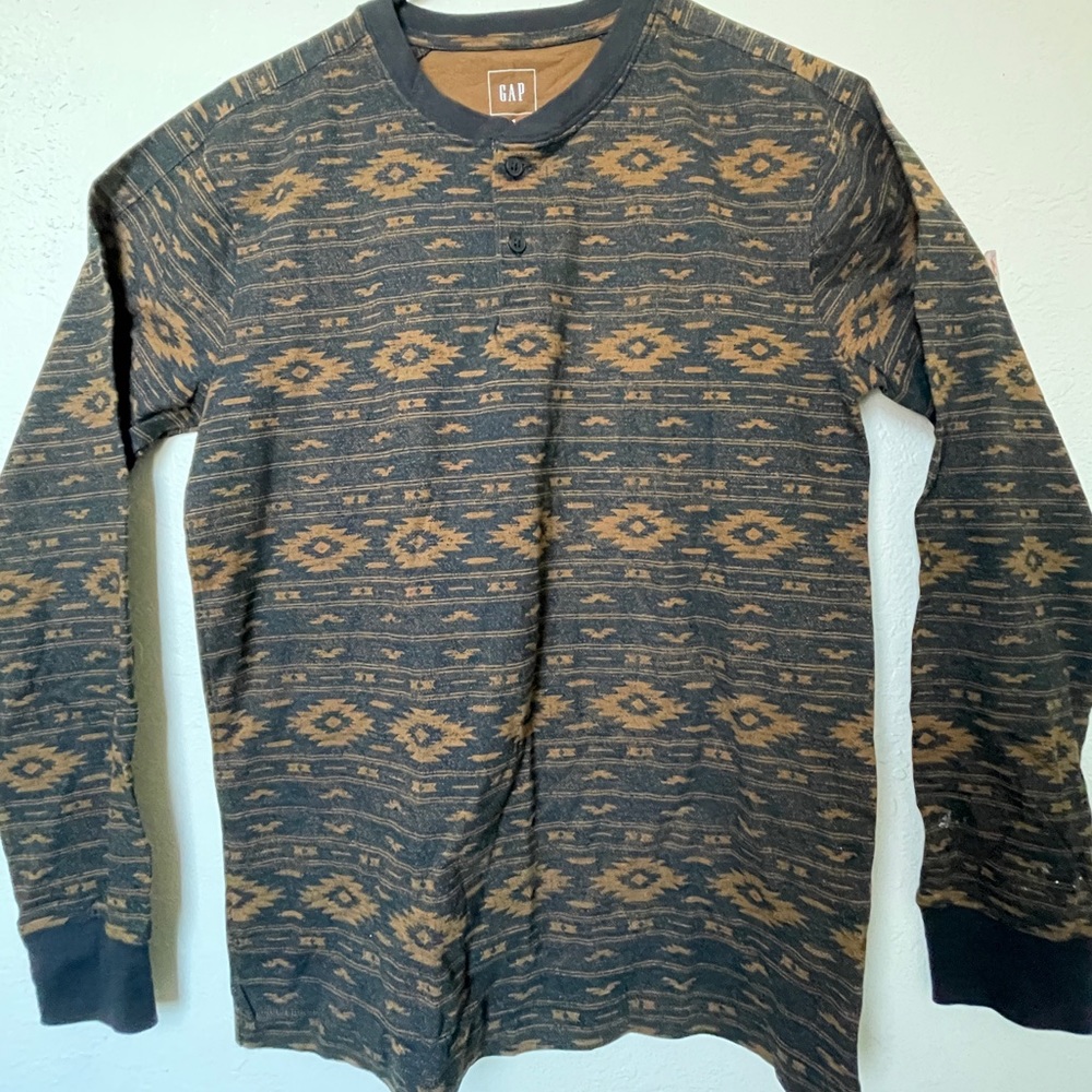 GAP long sleeve shirt with 3 buttons